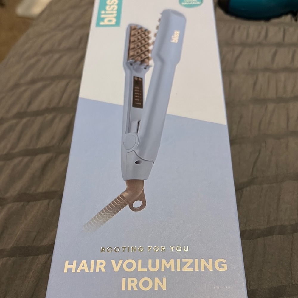 Bliss Hair Volumizing Iron in Light Blue